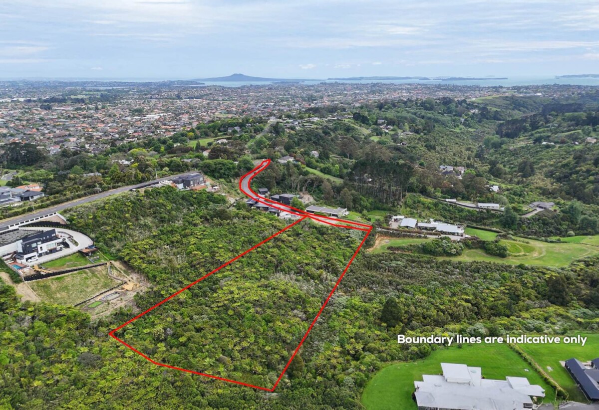 Must sell, 1.1898-hectare lifestyle section, near Botany Downs shopping centre, 185 Point View Drive, East Tamaki Heights, Auckland
