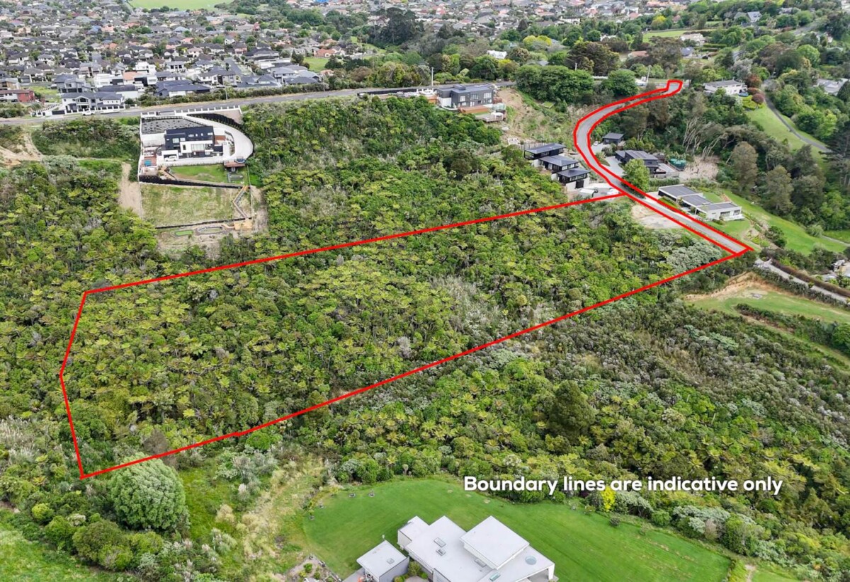 Must sell, 1.1898-hectare lifestyle section, near Botany Downs shopping centre, 185 Point View Drive, East Tamaki Heights, Auckland