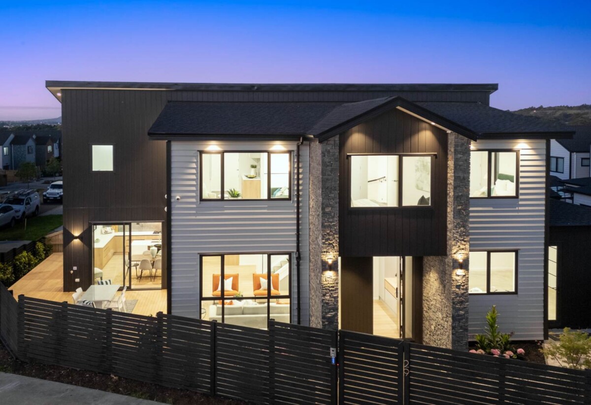 Ormiston school zone, 7 beds (5+2) house, 29 Cyperus Street, Flat Bush, Auckland