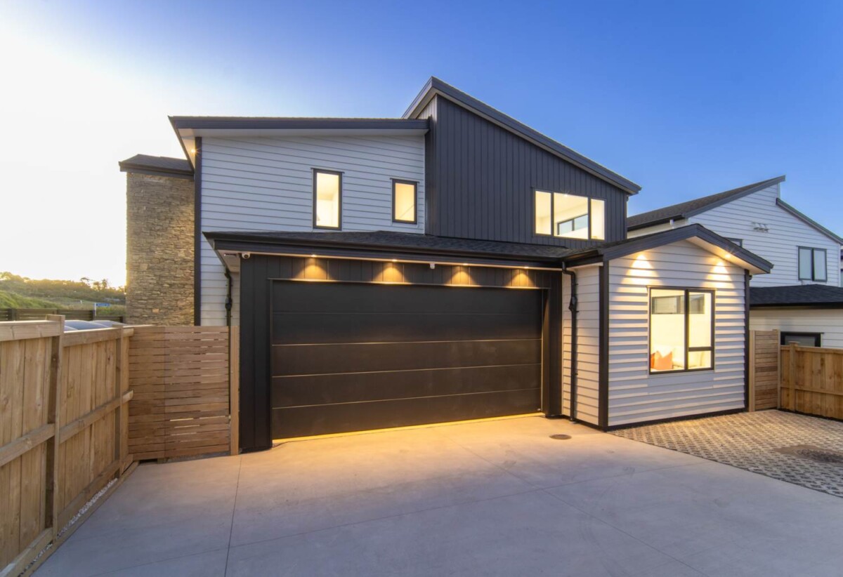 Ormiston school zone, 7 beds (5+2) house, 29 Cyperus Street, Flat Bush, Auckland