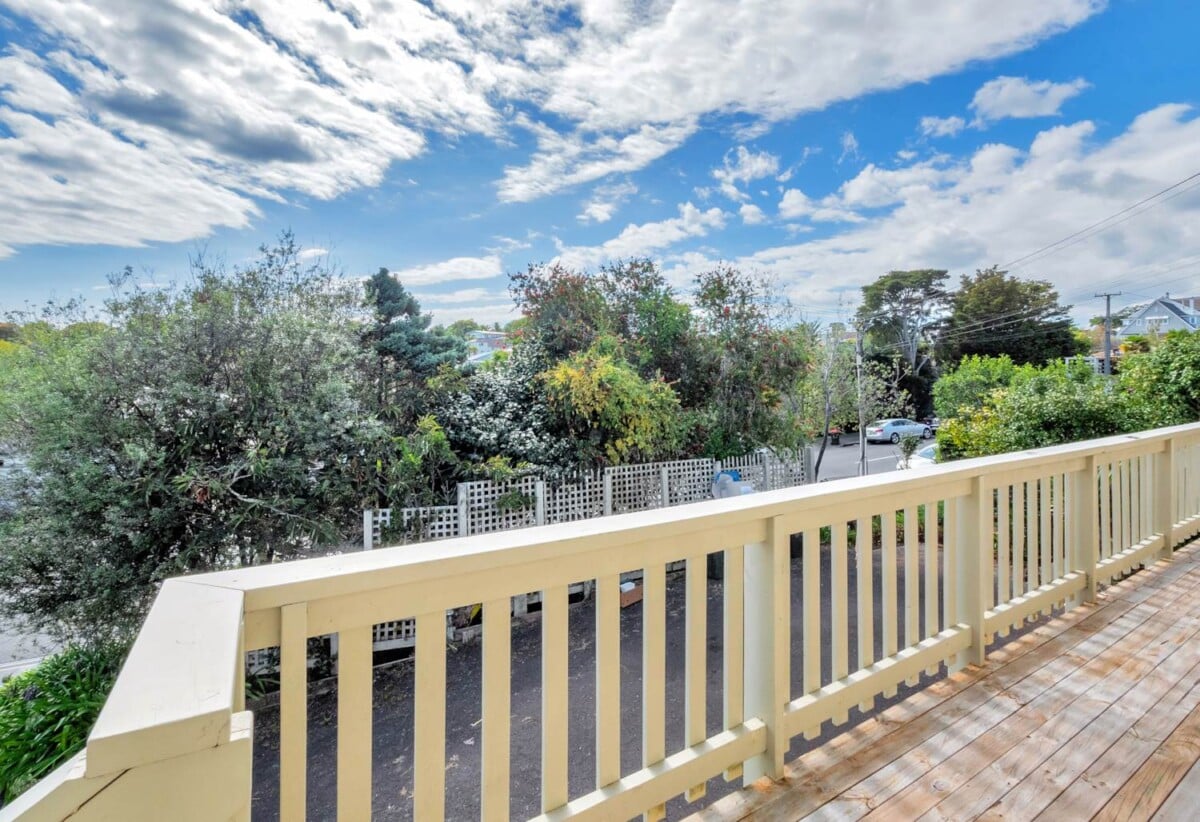 Must sell, Owner retired, 3 units (2x1bed, 1x3bed) sold together on 776m2 land, 1-3/75 Benson Road, Remuera, Auckland