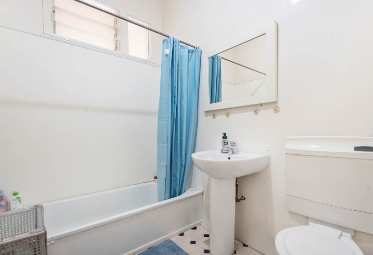 Must sell, Owner retired, 3 units (2x1bed, 1x3bed) sold together on 776m2 land, 1-3/75 Benson Road, Remuera, Auckland