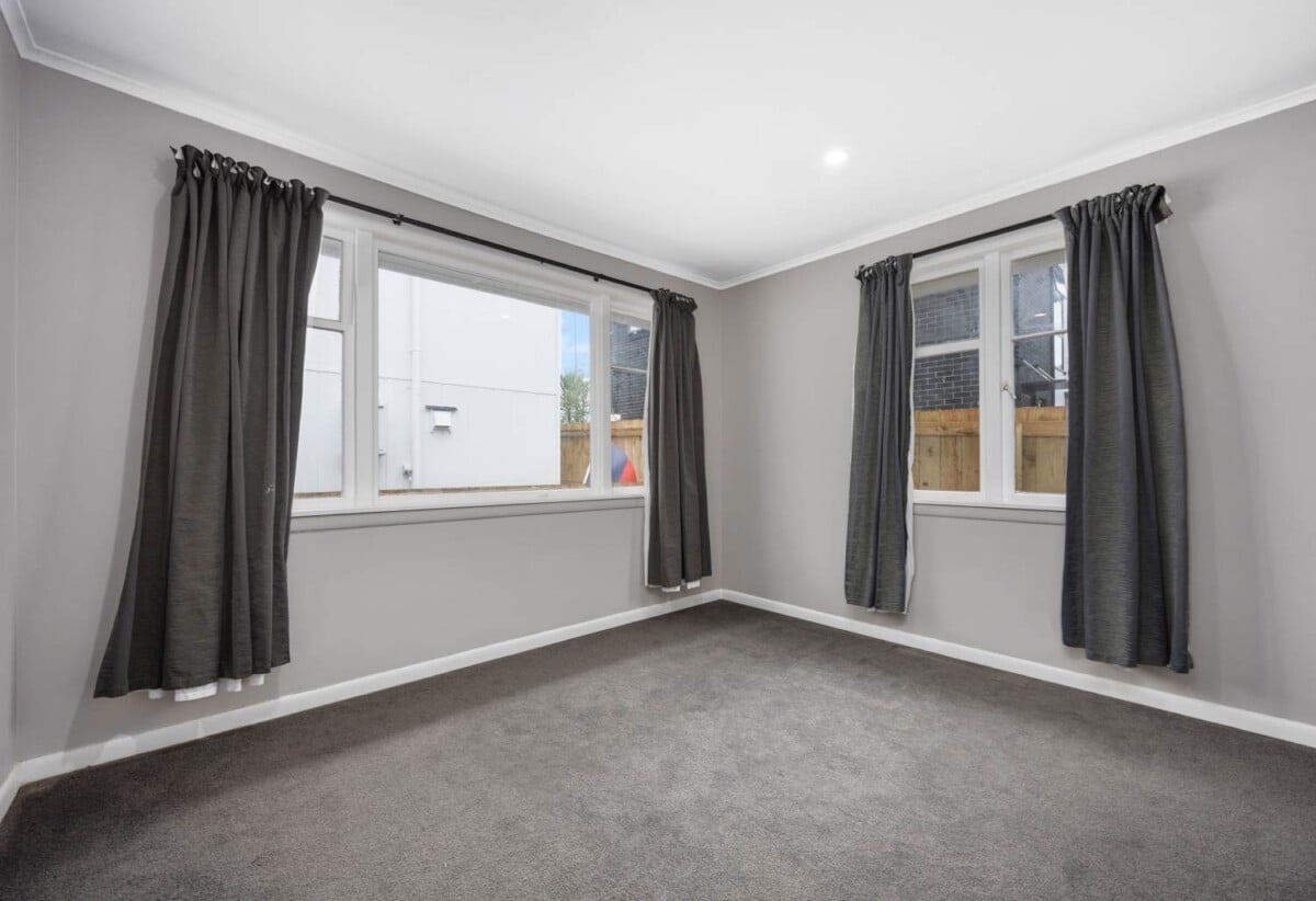 Classic 3 beds house, upgraded kitchen and bathroom, moments to Kelston and Lynn Mall shopping hubs, 121 Woodglen Road, Glen Eden, Auckland