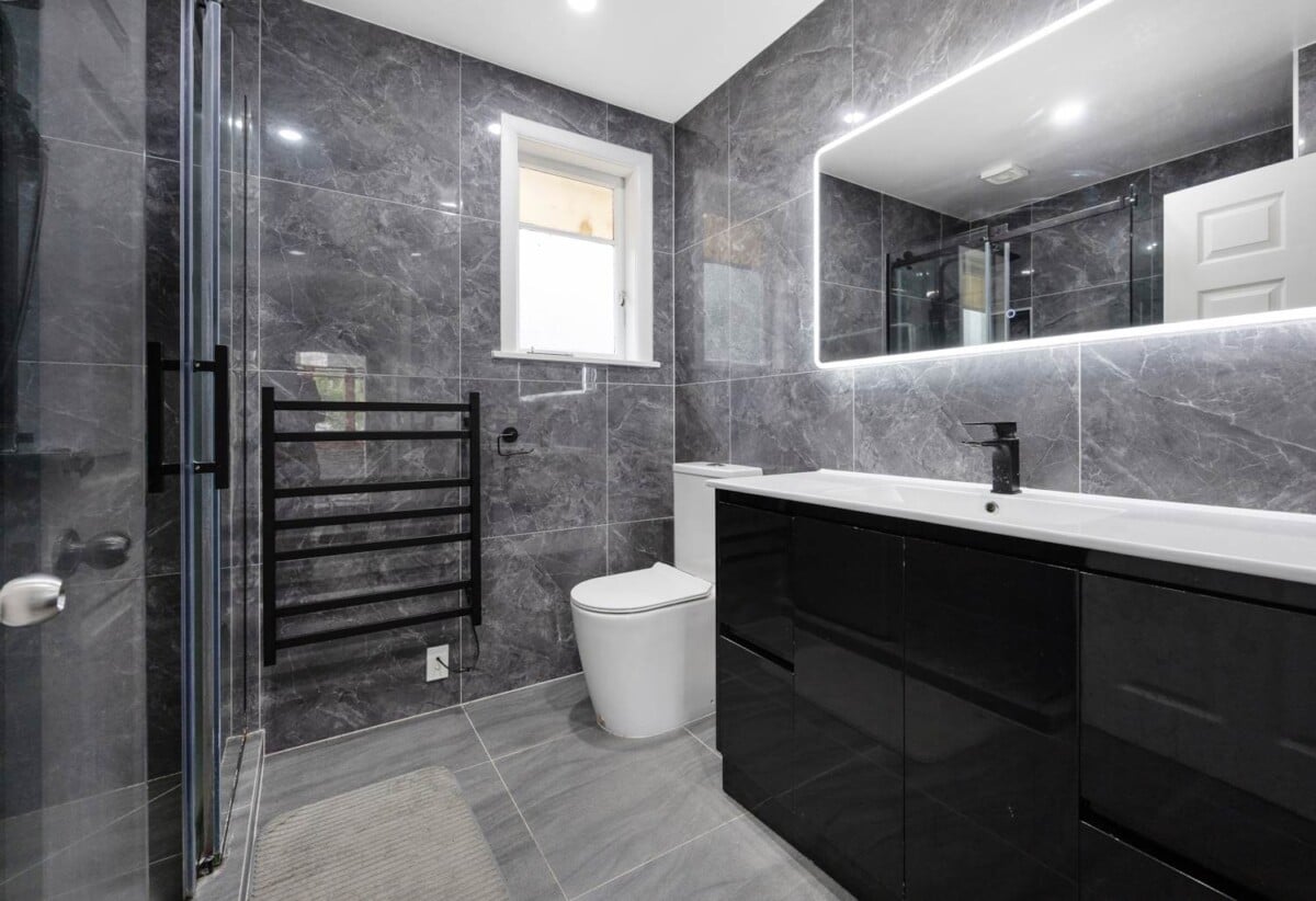 Classic 3 beds house, upgraded kitchen and bathroom, moments to Kelston and Lynn Mall shopping hubs, 121 Woodglen Road, Glen Eden, Auckland