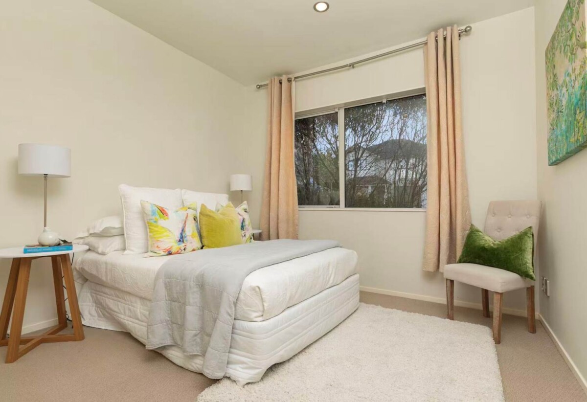 Greenhithe & Albany schools zone, next to Reserve, Brick and tile 4 beds house on 673m² section, 6 Mural Place, Greenhithe, Auckland