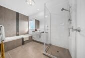 VENDORS WANT IT SOLD, 5 beds house on 501m² section 1 bed 1 bath downstairs, walks to schools, 9 Soljans Place, Mission Heights, Auckland