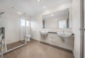 VENDORS WANT IT SOLD, 5 beds house on 501m² section 1 bed 1 bath downstairs, walks to schools, 9 Soljans Place, Mission Heights, Auckland