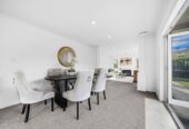 VENDORS WANT IT SOLD, 5 beds house on 501m² section 1 bed 1 bath downstairs, walks to schools, 9 Soljans Place, Mission Heights, Auckland