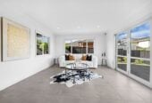 VENDORS WANT IT SOLD, 5 beds house on 501m² section 1 bed 1 bath downstairs, walks to schools, 9 Soljans Place, Mission Heights, Auckland