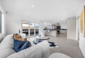 VENDORS WANT IT SOLD, 5 beds house on 501m² section 1 bed 1 bath downstairs, walks to schools, 9 Soljans Place, Mission Heights, Auckland