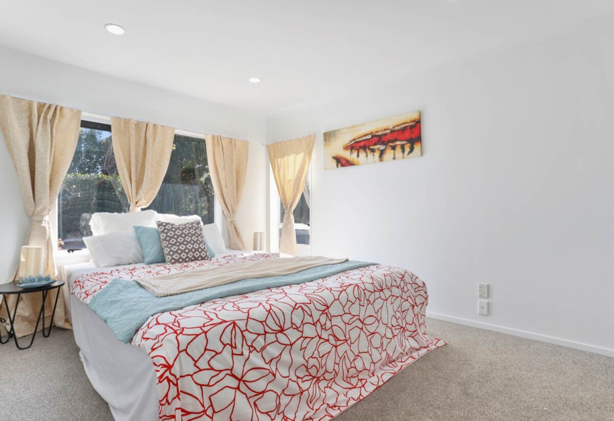 Brick 3 beds house on 514m² section, 8A Sherrif Place, Randwick Park, Auckland