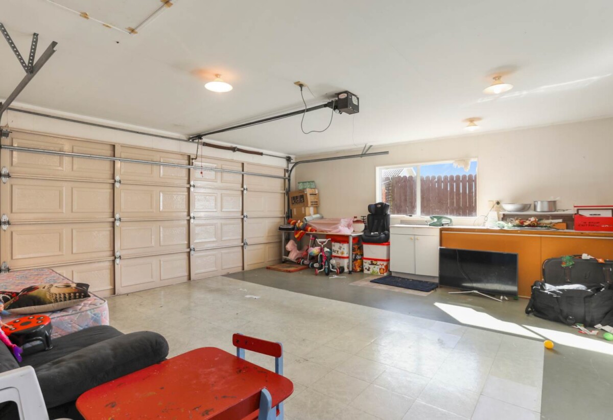 Brick 3 beds house on 514m² section, 8A Sherrif Place, Randwick Park, Auckland
