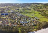Brick 3 beds house on 514m² section, 8A Sherrif Place, Randwick Park, Auckland