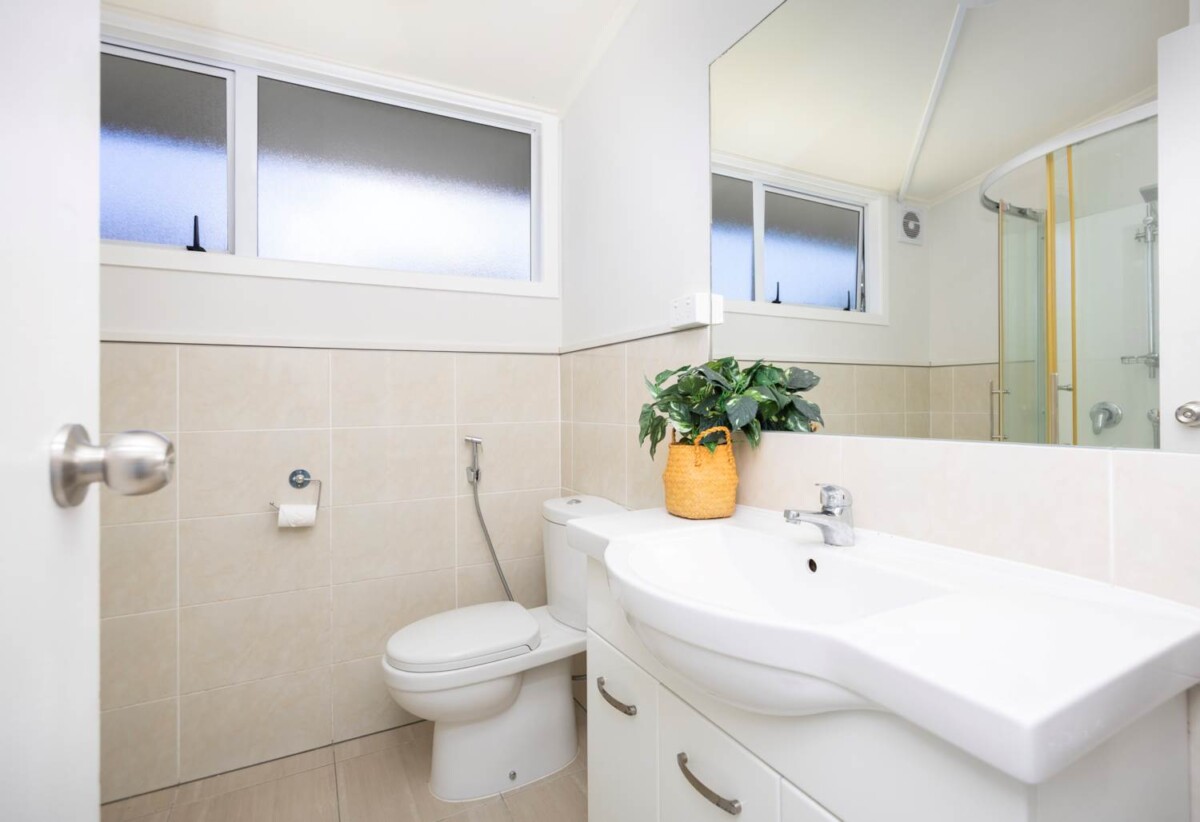 Fully renovated, Brick 3 beds home, steps from Sylvia Park Mall, 2/5 Aranui Road, Mt Wellington, Auckland