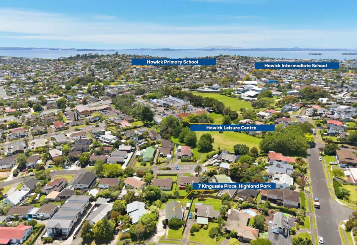 5 beds house on 688m² section, with RC for 5 standalone homes, EPA on the way, 7 Kingussie Place, Highland Park, Auckland