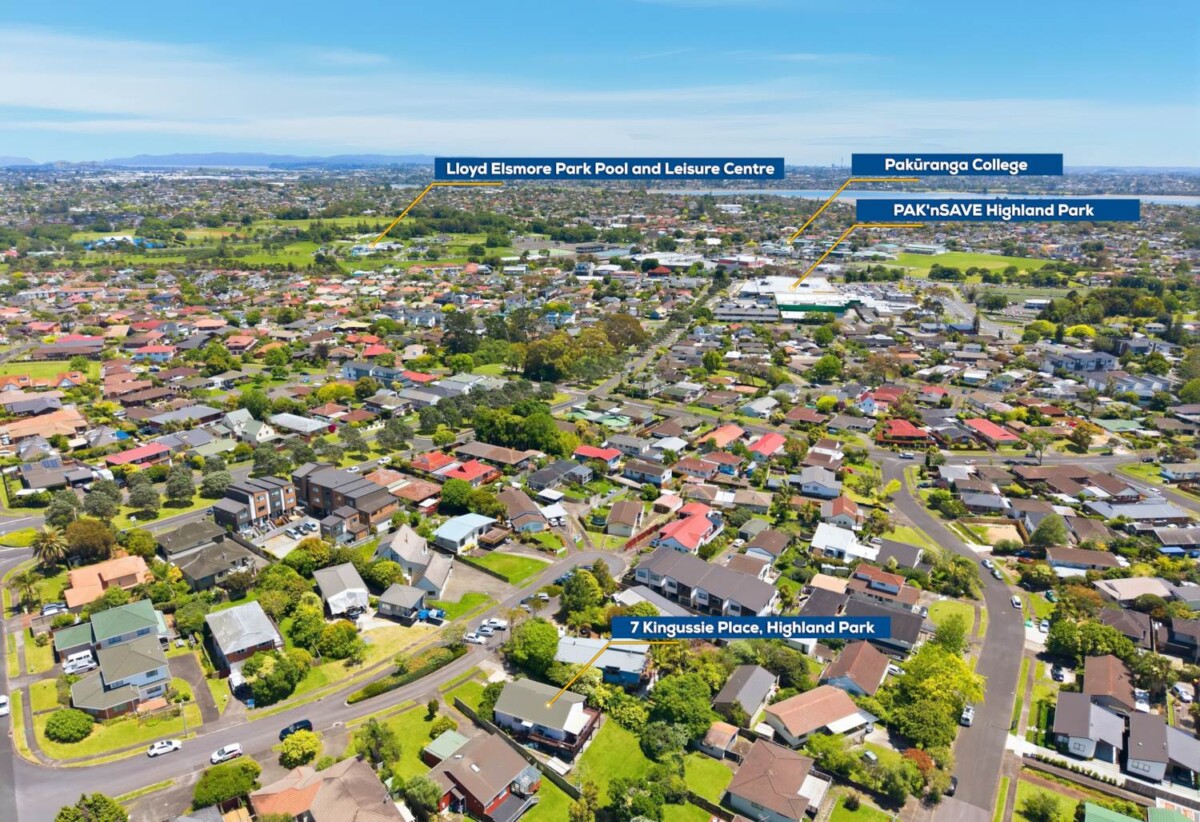 5 beds house on 688m² section, with RC for 5 standalone homes, EPA on the way, 7 Kingussie Place, Highland Park, Auckland