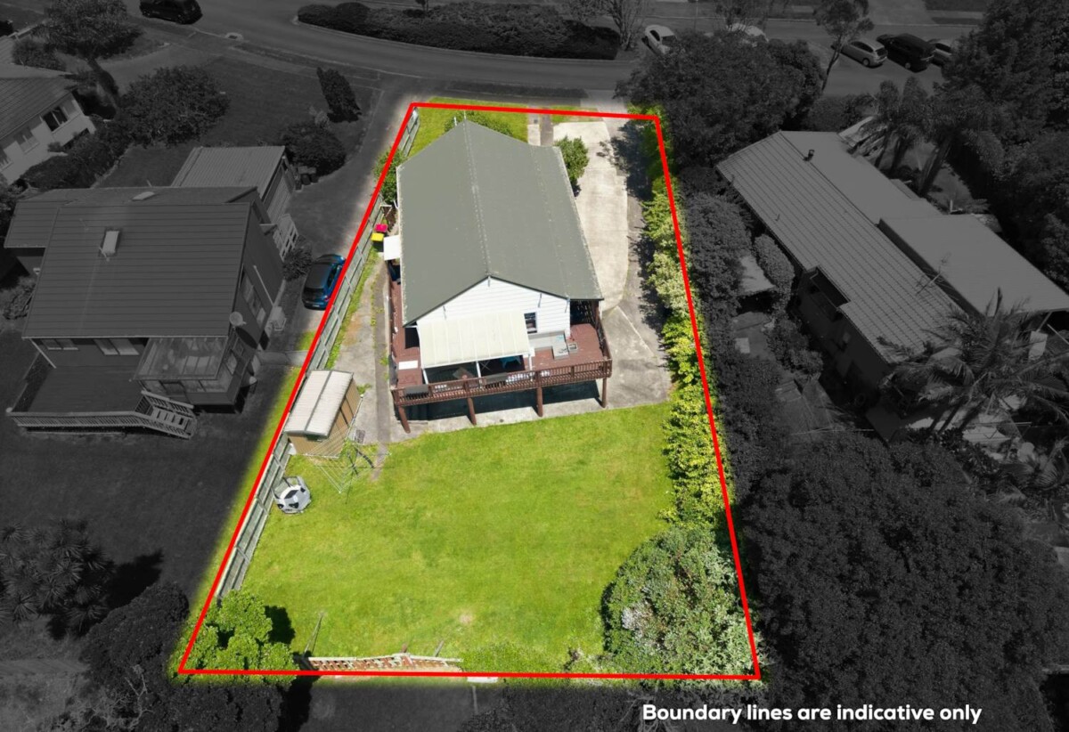 5 beds house on 688m² section, with RC for 5 standalone homes, EPA on the way, 7 Kingussie Place, Highland Park, Auckland