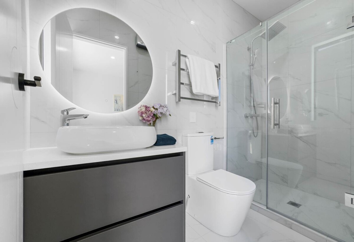BRAND NEW, CONVENIENCE + VIEWS, 356m² 5 beds house on 692m² section, 5 Fjord Way, Karaka, Auckland