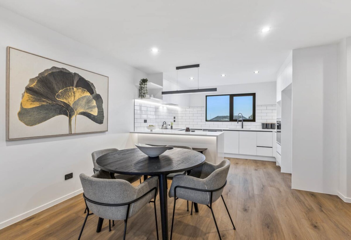 Highly motivated owner, 4 large beds home with 2 ensuites, minutes to Sylvia Park Mall, 4/600 Mt Wellington Highway, Mt Wellington, Auckland