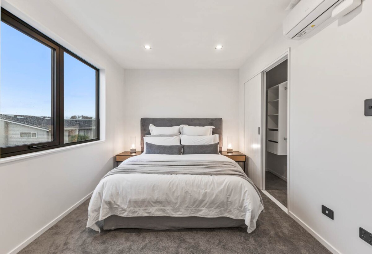 Highly motivated owner, 4 large beds home with 2 ensuites, minutes to Sylvia Park Mall, 4/600 Mt Wellington Highway, Mt Wellington, Auckland