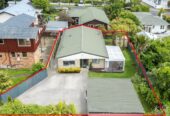 Brick 3 beds house on 484m² section, minutes from Lynn Mall, 73A Rimu Street, New Lynn, Auckland