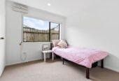 Once in 12 years, Brick 3 beds house on 1/2 share of 808 m² section, next a Reserve, 6B Nerissa Place, Randwick Park, Auckland