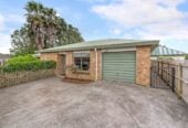 Once in 12 years, Brick 3 beds house on 1/2 share of 808 m² section, next a Reserve, 6B Nerissa Place, Randwick Park, Auckland