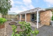 Once in 12 years, Brick 3 beds house on 1/2 share of 808 m² section, next a Reserve, 6B Nerissa Place, Randwick Park, Auckland
