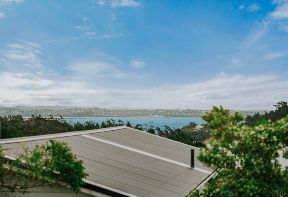 Zoned for Chelsea School, brandnew freehold 3 beds + study, 3.5 baths home, 1/69 Balmain Road, Birkenhead, Auckland
