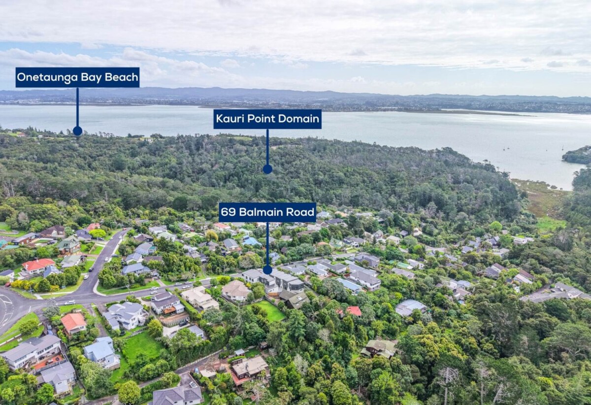 Zoned for Chelsea School, brandnew freehold 3 beds + study, 3.5 baths home, 1/69 Balmain Road, Birkenhead, Auckland