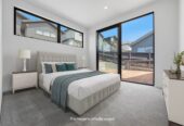 5 beds house (2 beds 1 bath ground floor), just moments from beaches, walkways, cafés, schools and transport links, 5 Halcyon Bay Lane, Orewa, Auckland