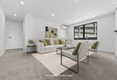 5 beds house (2 beds 1 bath ground floor), just moments from beaches, walkways, cafés, schools and transport links, 5 Halcyon Bay Lane, Orewa, Auckland