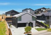 5 beds house (2 beds 1 bath ground floor), just moments from beaches, walkways, cafés, schools and transport links, 5 Halcyon Bay Lane, Orewa, Auckland