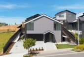 5 beds house (2 beds 1 bath ground floor), just moments from beaches, walkways, cafés, schools and transport links, 5 Halcyon Bay Lane, Orewa, Auckland