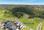 5 beds house (2 beds 1 bath ground floor), just moments from beaches, walkways, cafés, schools and transport links, 5 Halcyon Bay Lane, Orewa, Auckland