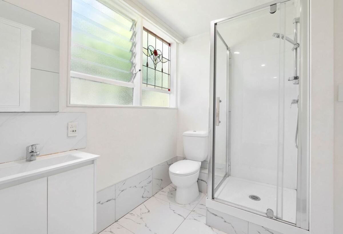 Renovated affordable 2 beds home, Walks to Reserve , Pak N Save, 4/2 Waitati Place, New Windsor, Auckland