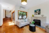 Walks to top schools, Spacious 3 beds house on 729m² section, built from block and cedar, Surrounded by lush native bush, 15 Trelawny Place, Hillcrest, Auckland