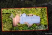 Walks to top schools, Spacious 3 beds house on 729m² section, built from block and cedar, Surrounded by lush native bush, 15 Trelawny Place, Hillcrest, Auckland