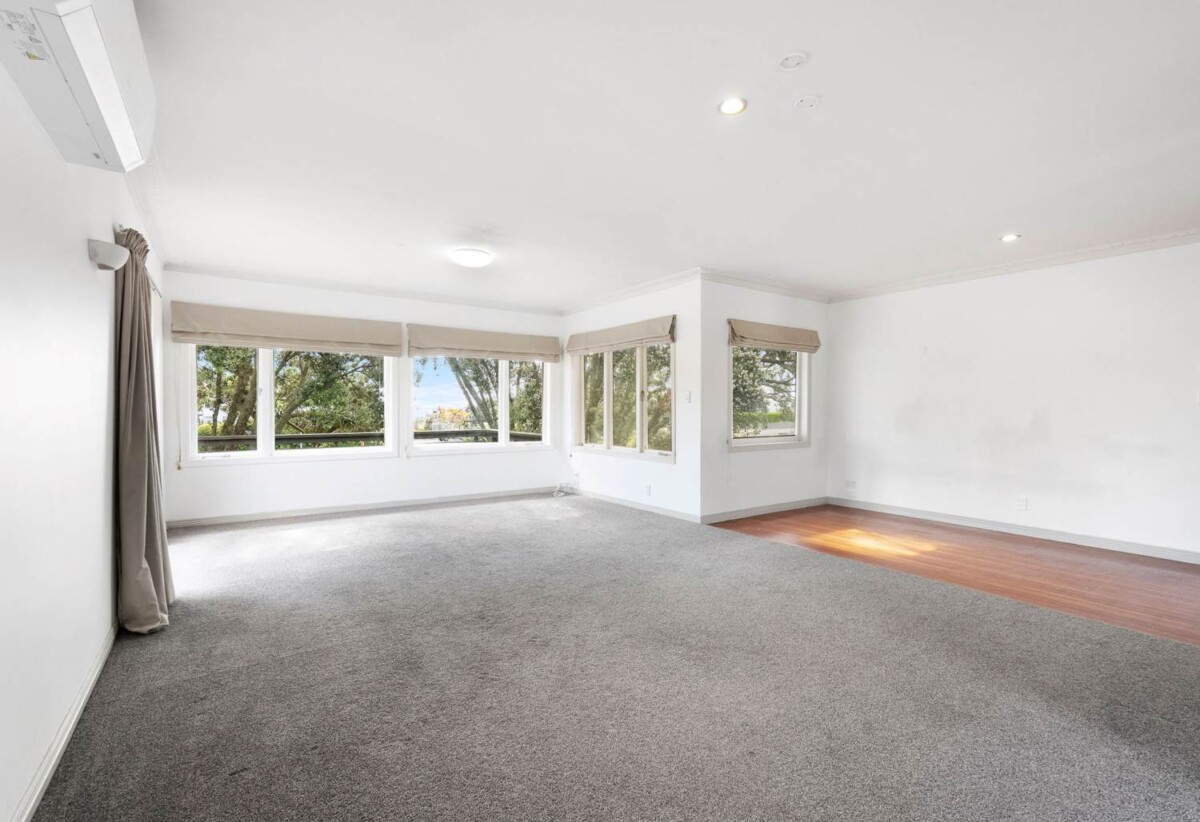 Ignore CV, Walks to beach, fully separate 3 homes (4beds, 3 beds, 2 beds) on 1012m² section, currently total rented $1,880/week, 422 Hibiscus Coast Highway, Orewa, Auckland