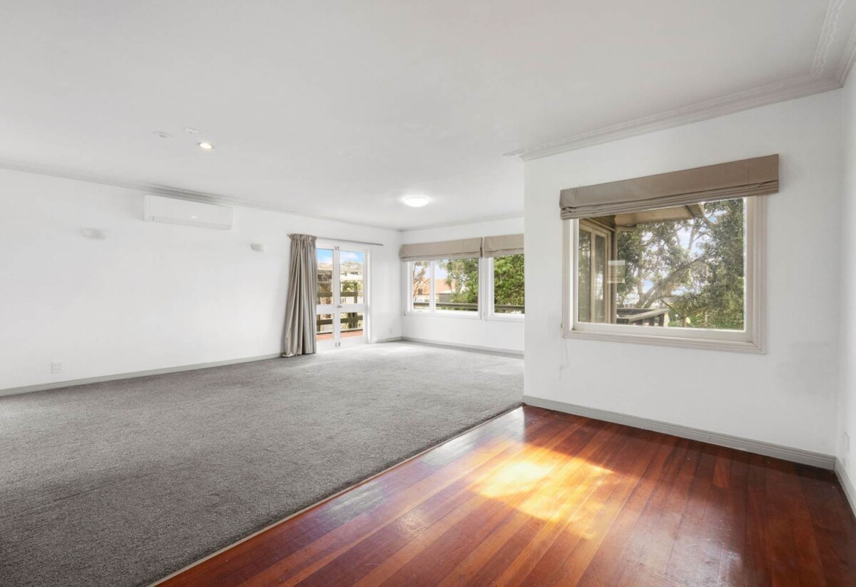 Ignore CV, Walks to beach, fully separate 3 homes (4beds, 3 beds, 2 beds) on 1012m² section, currently total rented $1,880/week, 422 Hibiscus Coast Highway, Orewa, Auckland