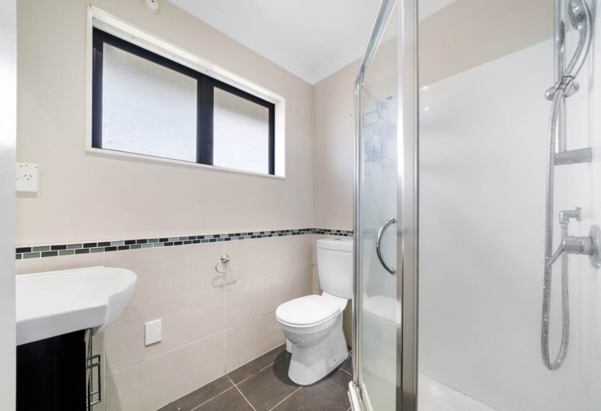 Brick 3 beds house, Opposite Cosgrave School, 9A Cosgrave Road, Papakura, Auckland