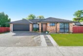 Brick 3 beds house, Opposite Cosgrave School, 9A Cosgrave Road, Papakura, Auckland