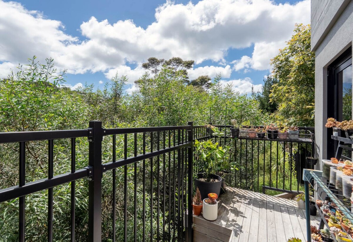 Albany school zone, 3 beds home, moments from Albany Mall, 82 Makamaka Lane, Albany, Auckland