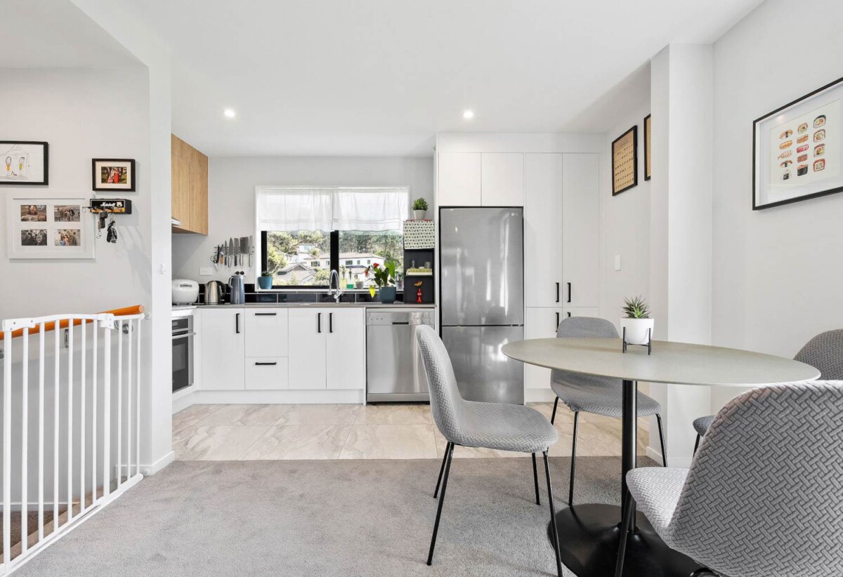Albany school zone, 3 beds home, moments from Albany Mall, 82 Makamaka Lane, Albany, Auckland