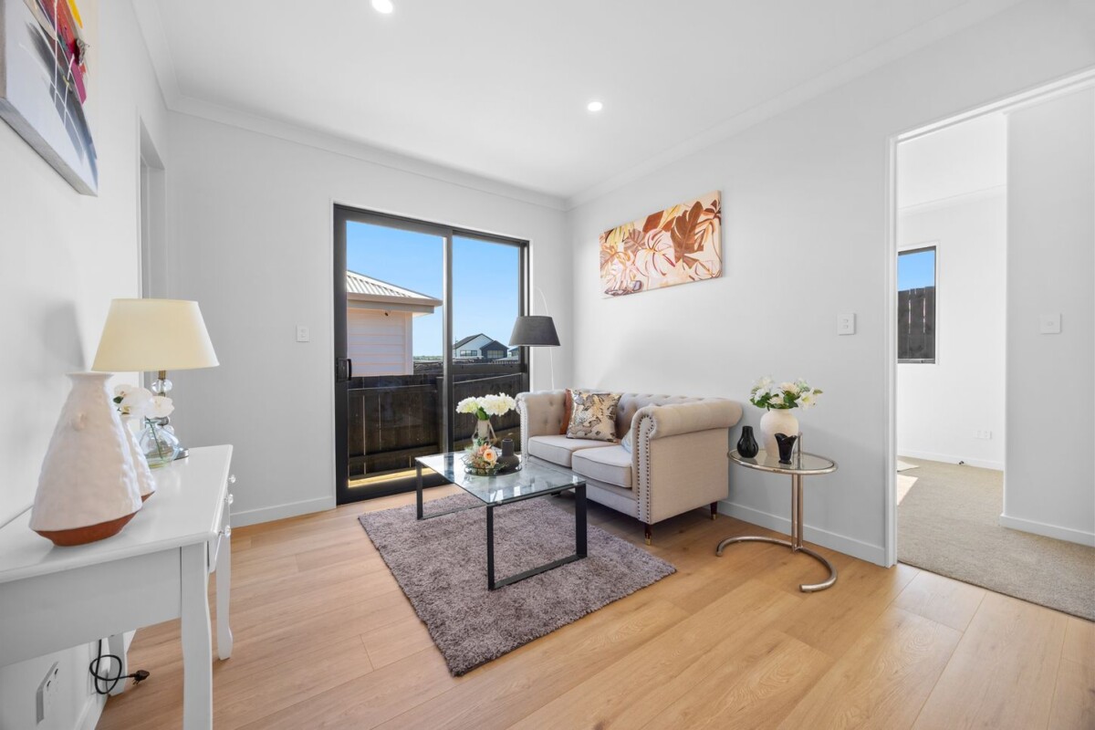 Brandnew 6 beds Corner Dual-Kitchen with Self-Contained 2-Bedroom, 2 Laurel Drive, Karaka, Auckland