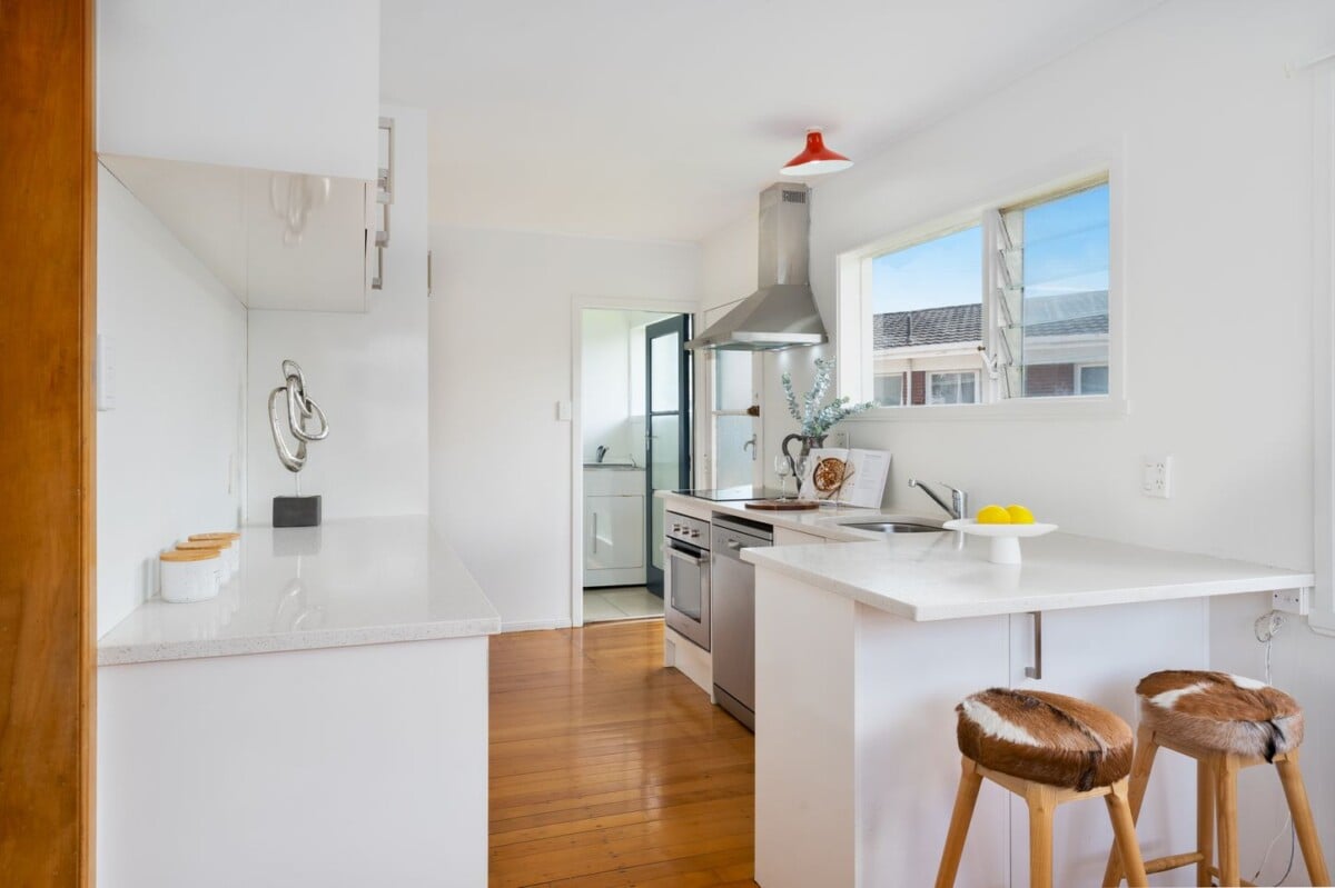 3 beds brick house on 455m2 section, walks to schools, minutes to supermarket & shops, 39 Harrington Road, Henderson, Auckland