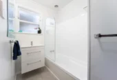 Spacious 4 beds House on 1,201m² Parklike Grounds, 8 Vinceroy Place, Green Bay, Auckland