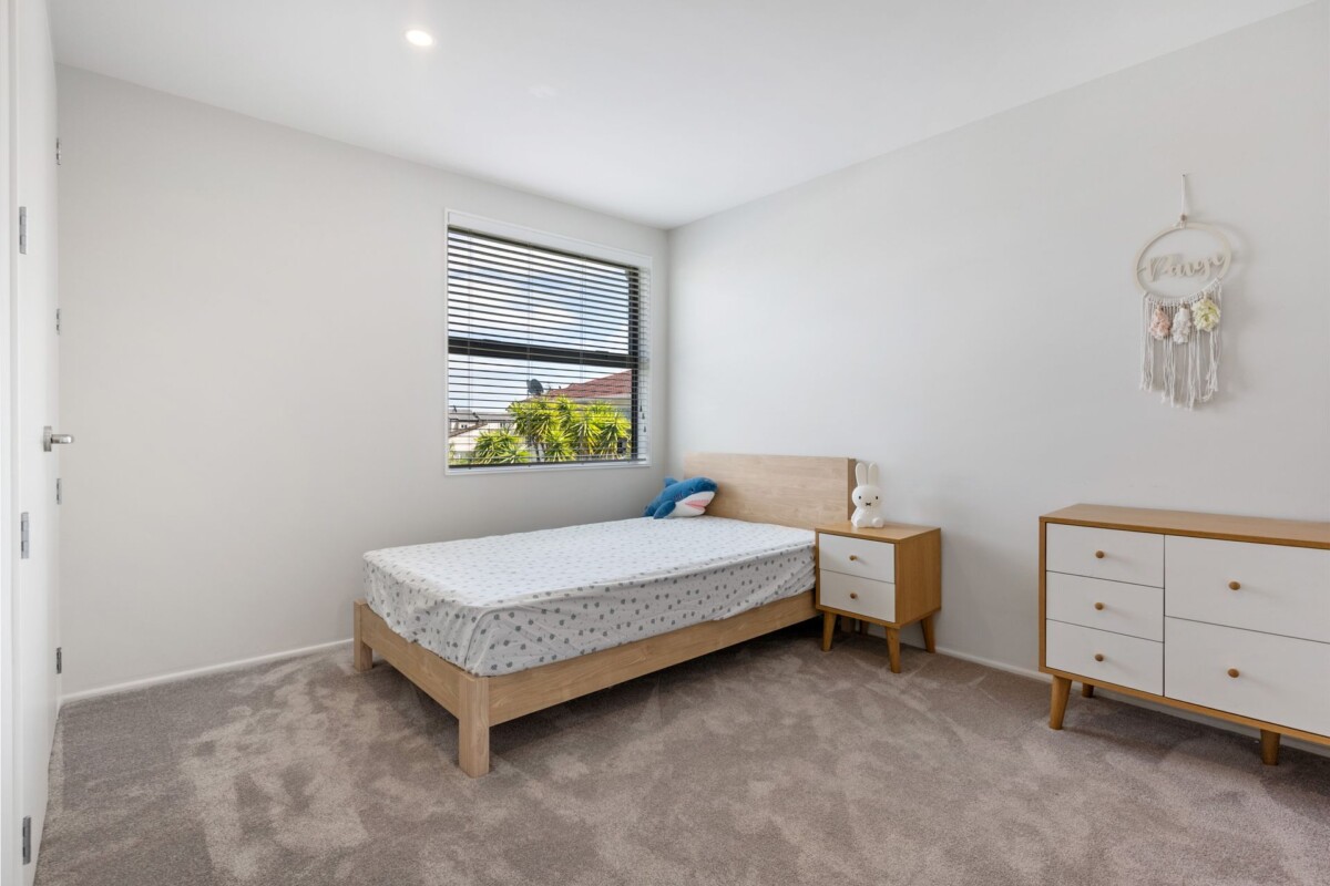 Must sell, Make an offer, Top school zones, 5 beds house on 497 m2 section, central air-conditioning & underfloor heating, 30B Bracken Avenue Takapuna, Auckland