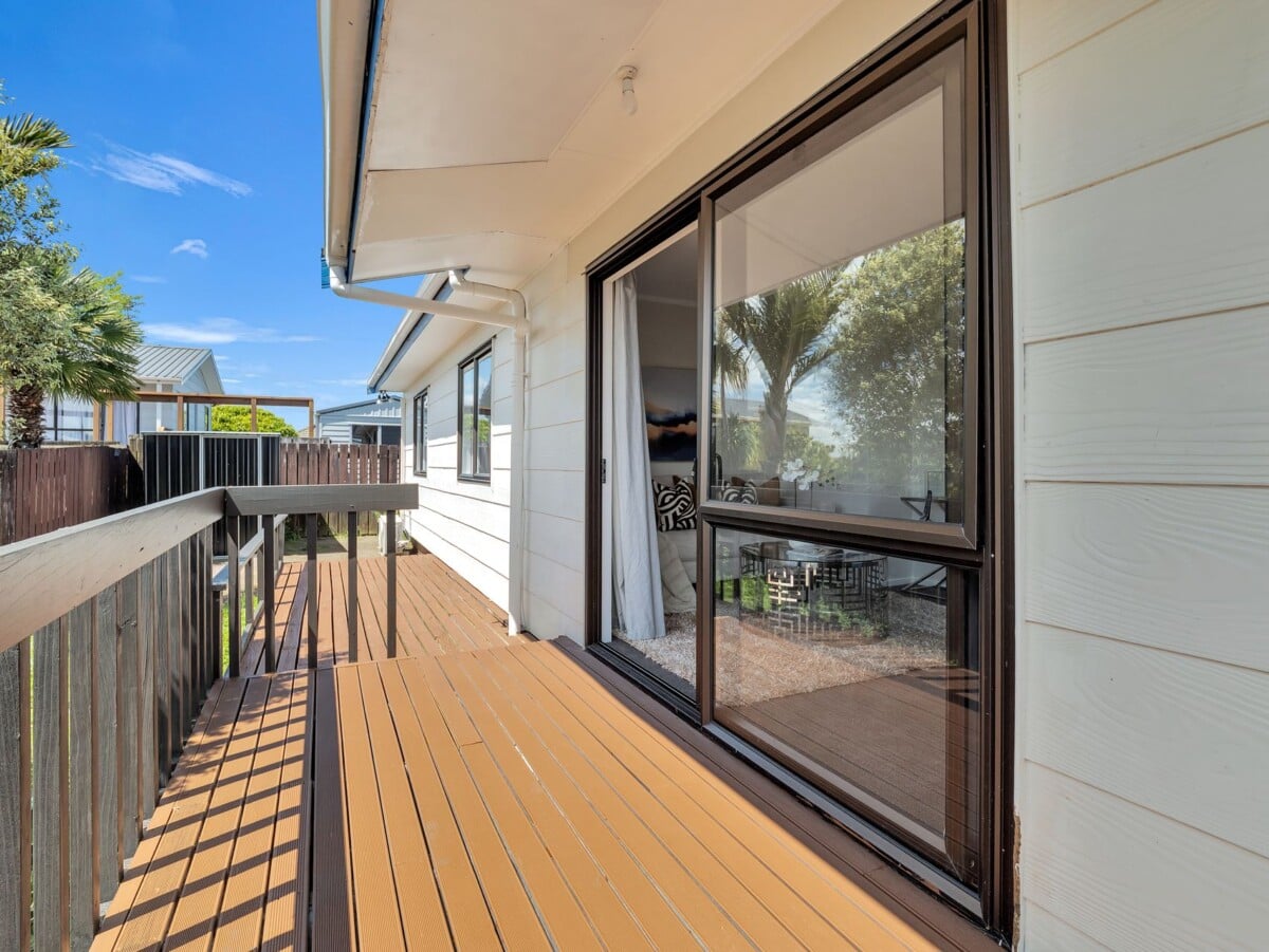 Renovated & Freestanding 3 beds home, 2/9 Porchester Road, Papakura, Auckland