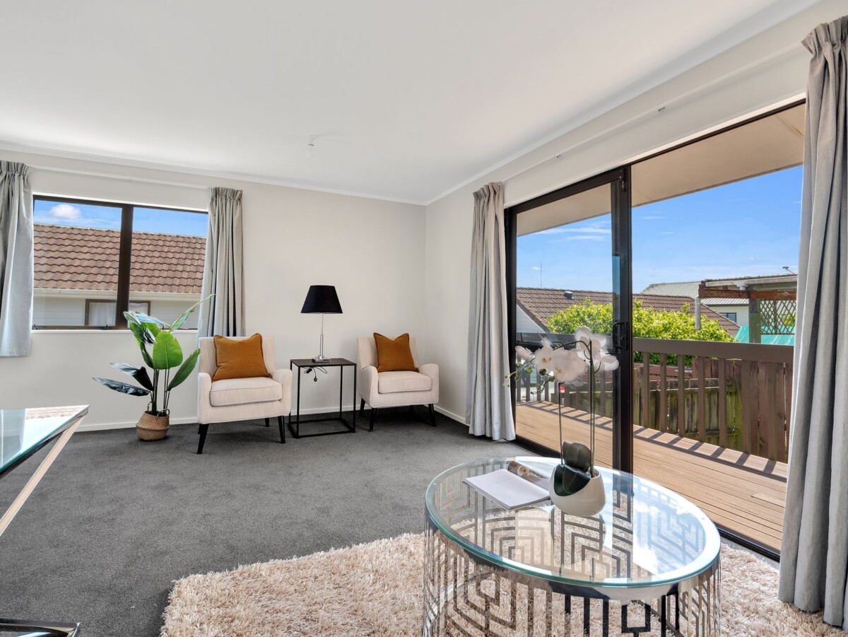 Renovated & Freestanding 3 beds home, 2/9 Porchester Road, Papakura, Auckland